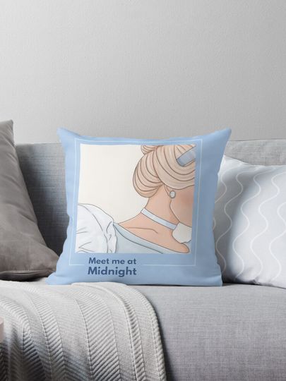 Cinde Meet me at midnight Pillow