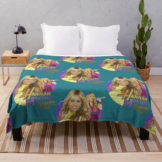 HANNAH MONTANA forever still sitting quietly Throw Blanket