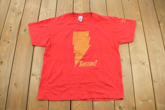 Vintage 1997 Shazam The Flash DC Comics Single Stitch T-Shirt / Six Flags / Streetwear / Retro Style / Made In USA