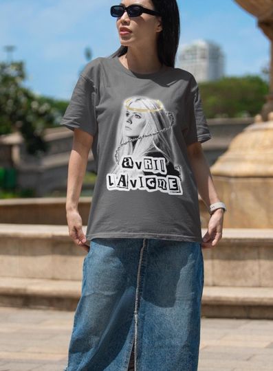 Unisex T-shirt Avril Lavigne, Unisex Youth Tshirt Avril Lavigne, Hoodie Avril Lavigne, Sweatshirt Avril Lavigne, Avril Lavigne Fans Gift