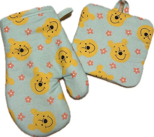 Winnie the Pooh Oven mitt and Pot-Holder