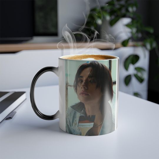 Hyunjin Stray Kids Color-Changing Mug, Heat Activated 11oz Coffee Cup