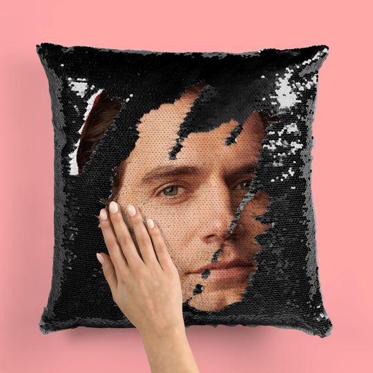 HENRY CAVILL - Fan Sequin Pillow