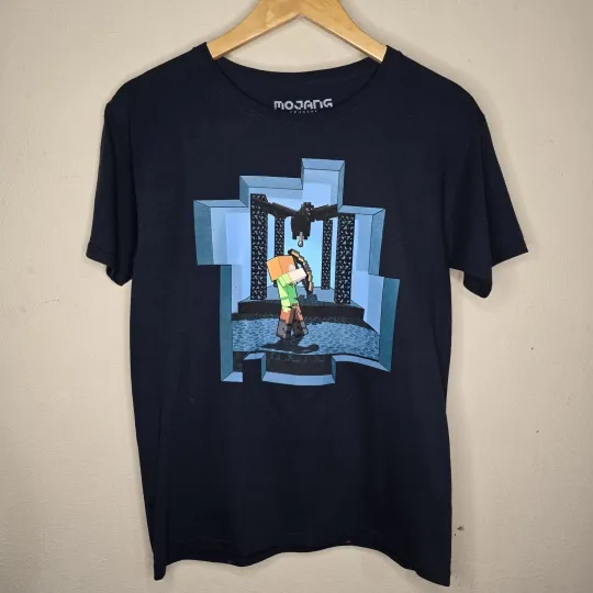 Mojang Youth Boys Large Minecraft Steve VS Ender Dragon T-Shirt Pre-owned