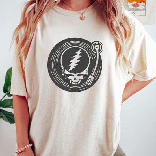 Grateful Dead - Dead and Company Stealie Vinyl Record Comfort Colors T-Shirt - Classic Steal Your Face Design
