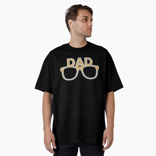 Golden Goggle Dad - Perfect Father's Day Gift, Birthday Present, and Appreciation Design Oversized T-Shirt