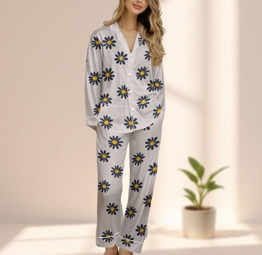 Minimal Daisy Flower Satin Pajamas Set, Black Yellow Floral Sleepwear, Aesthetic Women Loungewear, Cute Summer Pjs, Gift For Her