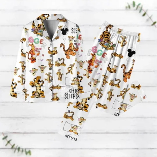 White Christmas Tigger Pajamas Set, Luxury Silk Pajamas Soft Sleepwear For Women