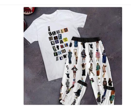 Billie Eilish Holiday Pajamas Set, Billie Eilish Personalized Family Pajamas, Billie Eilish Family Christmas Pajamas Set.