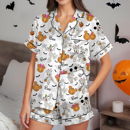Halloween Mickey & Friends Satin Pajamas Short Set, Disney halloween Pajamas, Mickey Pumpkin Pajamas, Spooky Trick or Treat Sleepwear