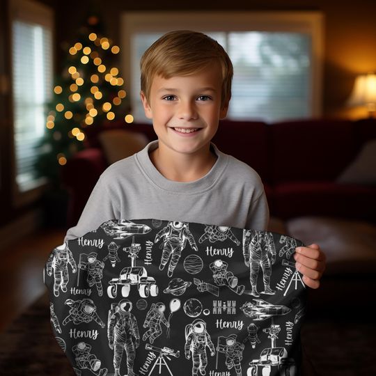 Personalized Astronaut Blanket, Custom Outerspace Minky Blanket, Customized Astronauts Sherpa Blankie, Universe Explorer Gift, Gift for Boys