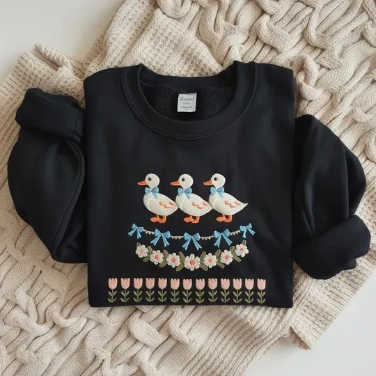 Goose Embroidery Sweatshirt, Floral Goose Cottagecore Crewneck, Coquette Bow Goose Sweatshirt, Farm Animal Sweater, Cozy Countrycore