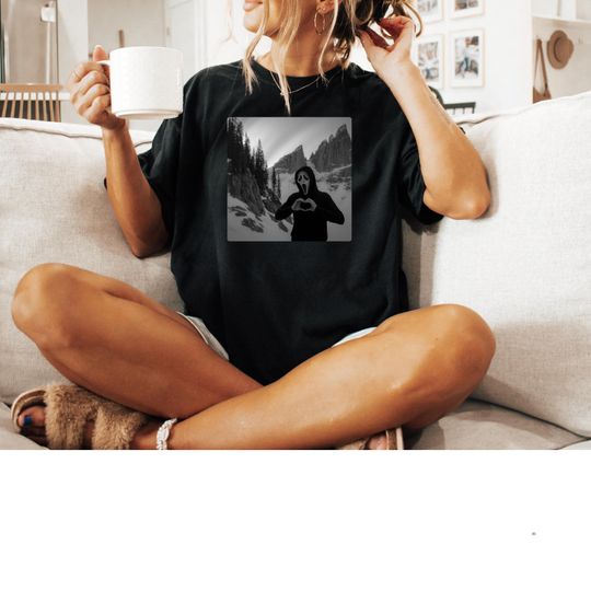 Funny Scream Character Heart Hands T-Shirt, Horror Movie Fan Gift, Unisex Vintage Graphic Tee, Halloween Top