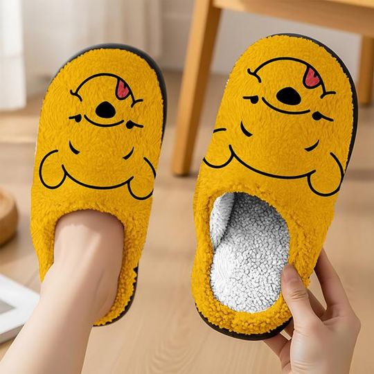 Winnie The Pooh Big Face Slipper, Pooh Bear with Bees Slipper, Vintage Disneyworld Slipper, Magic Kingdom, Disneyland Trip