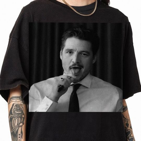 Pedro Pascal Meme Photo Shirt, Vintage Pedro Pascal Daddy Tee, Pedro Pascal 90s Tee, Gift For Women and Man Unisex T-Shirt