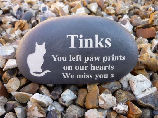 Cat Memorial - Medium Pebble - Weatherproof - Personalized - Cat Designs