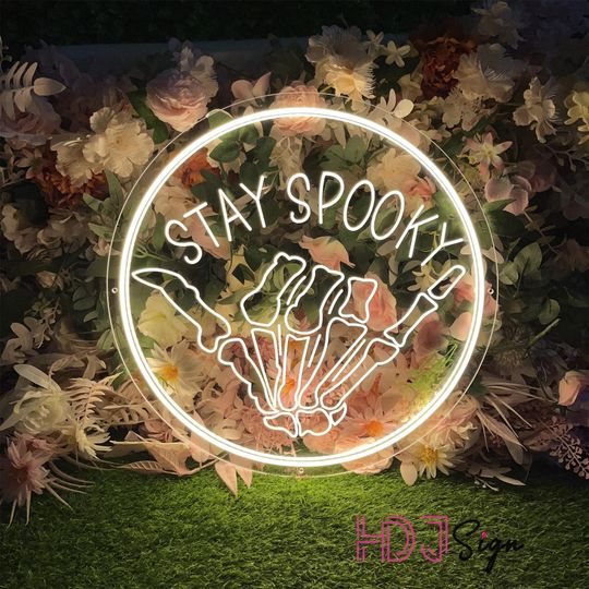 Stay Spooky Neon Sign,Spooky Vibes LED USB Night Light,Skull Neon Light,Halloween decor Engraved acrylic Sign,Room Wall Decor,halloween gift