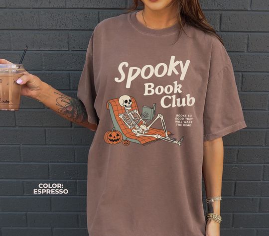 Retro Halloween Book Club T-Shirt, Librarian Skeleton, Skeleton Reading Books, Halloween Teacher, Teacher Gift, Boo School, Spooky Reader