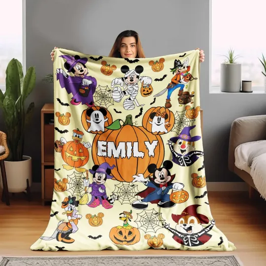 Discover Personalized Mickey & Friends Halloween Pumpkin Blanket
