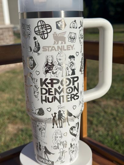 Discover Demon Hunter K Pop Engraved Tumbler  |  Anime | Zoe Rumi Mira | Fantasy Movie