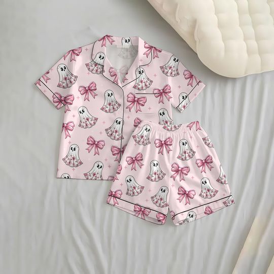 Halloween Pink Floral Ghost And Bow Short Pajamas Set, Cute Bow Ghost Sleepwear, Pink Bow Homewear, Spooky Season Gift