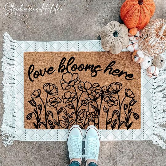 Discover Love Blooms Here Doormat, Floral Welcome Mat for Front Porch, Outdoor Entry Rug, Housewarming Gift, Spring Summer Door Decoration, Floral