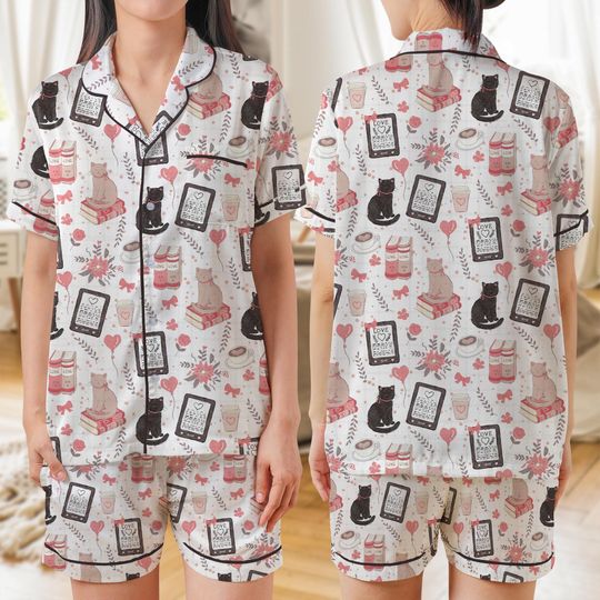 Discover Bookish Cats E-Reader Seamless AOP Satin Short-Sleeve Pajamas Set, Cute Cat Lover Sleepwear, Cozy Loungewear Gift for Her