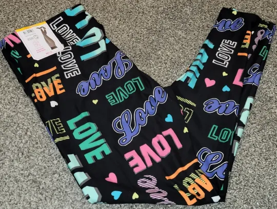 NoBo No Boundaries Black LOVE Print High Rise Ankle Leggings