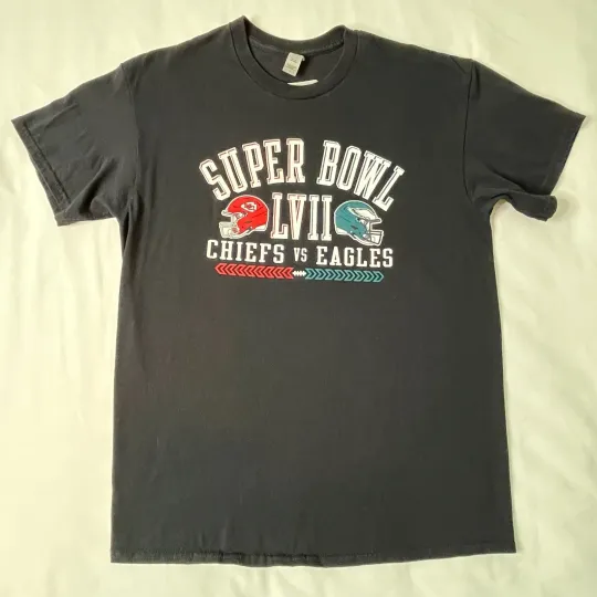 Discover Eagles vs Chiefs LVII Super Bowl Black T-Shirt