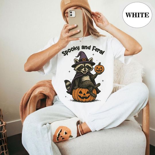 Discover Spooky Feral Raccoon Halloween T-Shirt