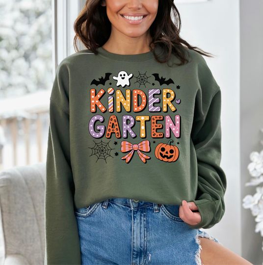 Discover Kindergarten Halloween Sweatshirt, Cute Teacher Halloween Sweatshirt, Ghost Pumpkin Bat Teacher Fall Sweat, Trick or Teach School Sweatshirt