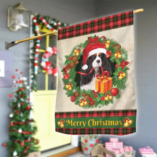 Discover Black and tan cavalier king Merry Christmas Flag, Christmas Wreath dog Xmas Flag