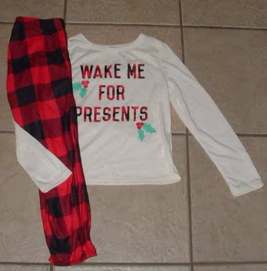 Discover Girls Sz Medium (8) Christmas WAKE ME FOR PRESENTS Comfy 2 Pc Lounge Pajama Set