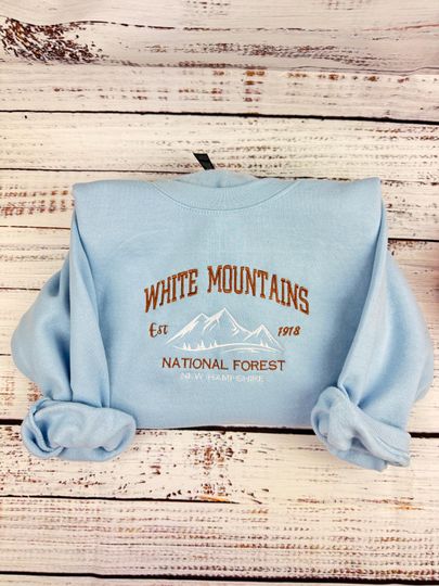 White Mountains Embroidered Crewneck Sweatshirt