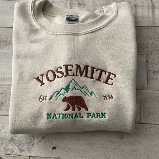 Yosemite National Park Embroidered Crewneck Sweatshirt