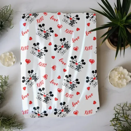 Discover Disney Mickey And Minnie Mouse Love Fleece Blanket
