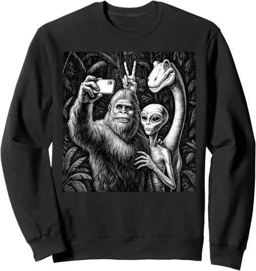 Discover Funny Bigfoot Sasquatch Selfie Unisex Crewneck Sweatshirt