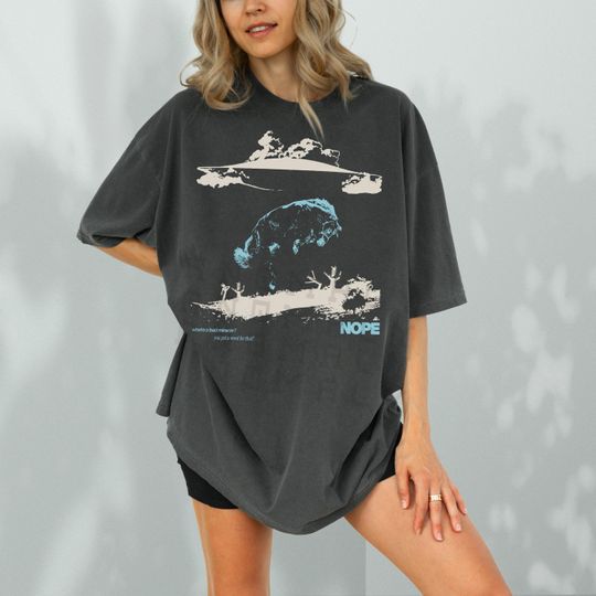 Discover UFO Halftone Graphic Tee: Say Nope to Other Horror Movie Alien Apparel