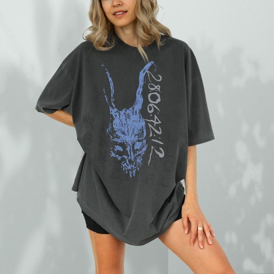 Discover Evil Rabbit Horror Movie T-Shirt: Y2K Gothic Donnie Graphic Tee