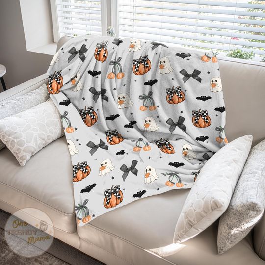 Discover Cute Halloween Coquette Ghost Throw Blanket Spooky Halloween Cozy Fall Housewarming Gift Retro Pumpkin Coquette Velveteen Plush Blanket