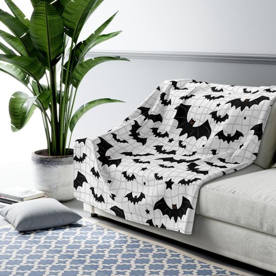 Discover Sherpa Fleece Blanket, Halloween Bat Silhouette Design, Cozy & Soft Throw Blanket for Couch, Bed, Halloween Home Dcor Gift