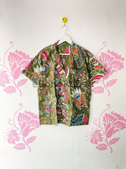 Green Tropical  Pajama Set: Floral Print Sleepwear