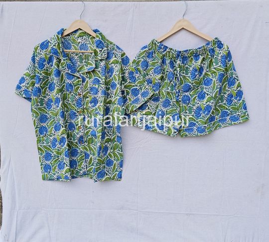 Discover Short Set, Pajamas Bridesmaids Short  Pajama, Bridesmaid Pajama, Bridesmaid Gift, Personalized Bridesmaid Pajama Set, Short Set