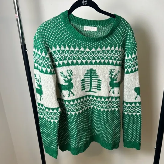 Discover Exlura Green and White Holiday Christmas Knit Sweater