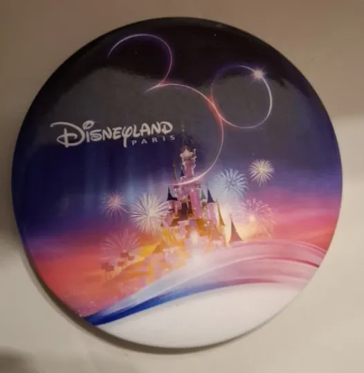 Discover Disney Badge 30th Anniversary 30th Anniversary Disneyland Paris