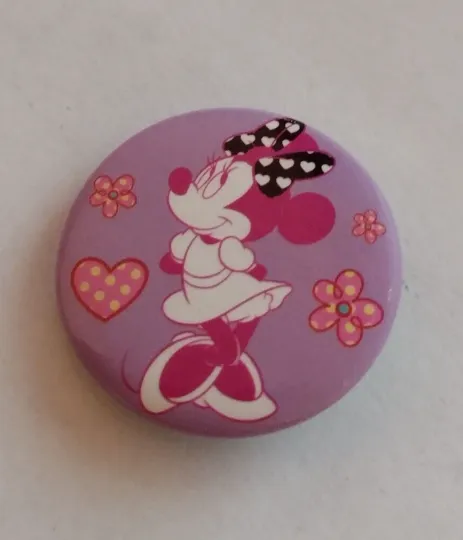 Discover Minnie Mouse Hearts Flowers Pink Button Badge