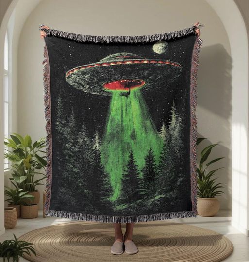 Ufo Abduction  Woven Blanket, Sci Fi Fan Gift Woven Throw, Alien Believer Tapestry Blanket, Spooky Halloween   Throw Blanket