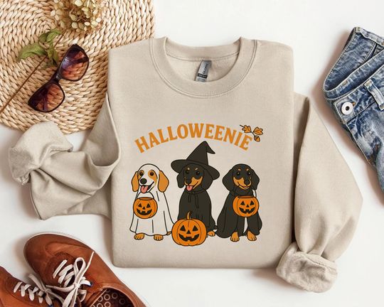 Discover Halloween Dachshund T-Shirt: Funny Wiener Dog Pumpkin Design