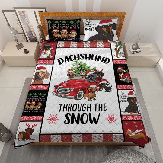 Vintage Dachshund Christmas Quilt Bedding Set: Dog Through Snow