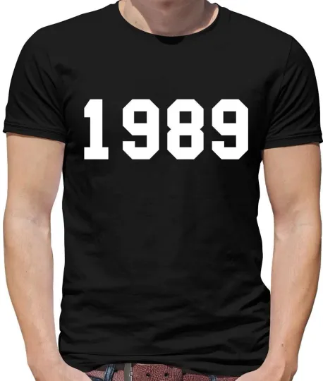 Discover 1989 College Style - Mens T-Shirt - Musician Birthday Gig Love Taylor
